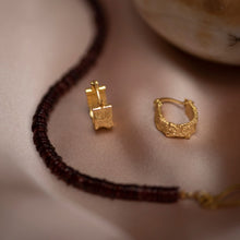 Afbeelding in Gallery-weergave laden, armband met donker natuursteen en oorbellen