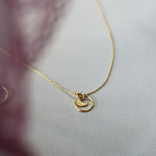 Afbeelding in Gallery-weergave laden, ketting met maantje en rondje