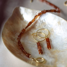 Afbeelding in Gallery-weergave laden, cognac stenen oorbellen en armbandje