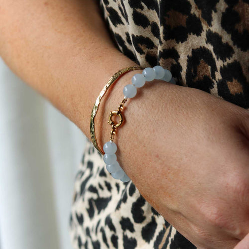 Hip kralen armbandje in lichtblauw
