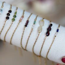 Afbeelding in Gallery-weergave laden, armbandjes met natuursteentjes
