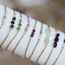 Afbeelding in Gallery-weergave laden, armbandjes met natuursteentjes
