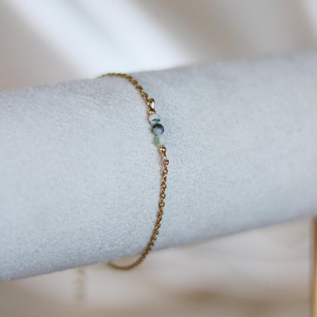 armbandje met natuursteentjes