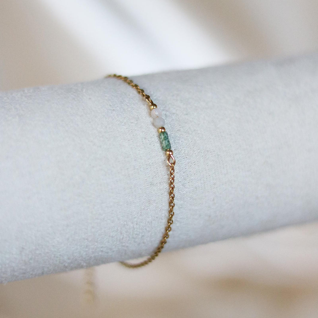 armbandje met natuursteentjes