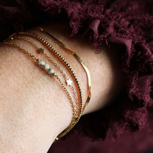 Afbeelding in Gallery-weergave laden, setje met verschillende soorten armbandjes
