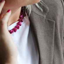 Afbeelding in Gallery-weergave laden, paarse sieraden set van ketting en armbandje met harten
