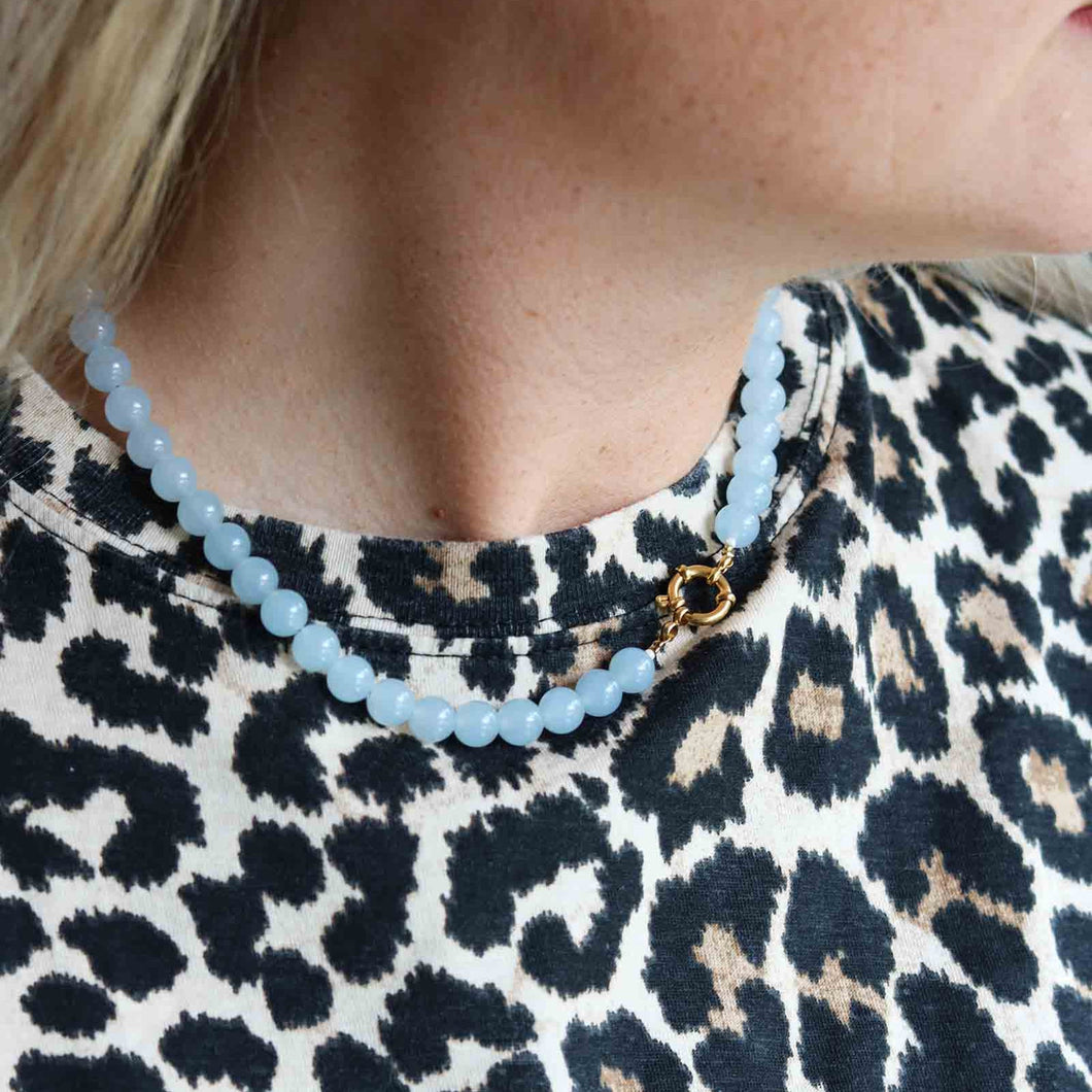 kralen ketting in licht blauw