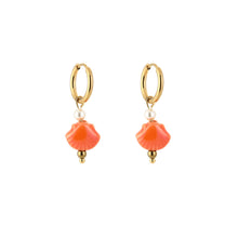 Afbeelding in Gallery-weergave laden, oorbellen met oranje schelpjes
