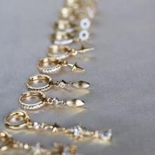 Afbeelding in Gallery-weergave laden, oorbellen met steentjes en hangertjes
