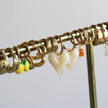 Afbeelding in Gallery-weergave laden, Oorbellen Lova (wit)
