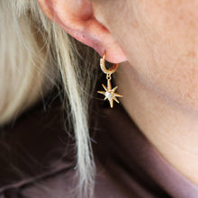 Afbeelding in Gallery-weergave laden, oorringetje met ster
