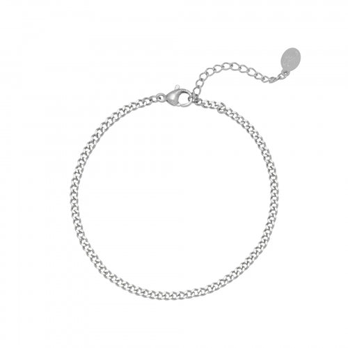 zilverkleurige fijn armbandje die je goed kunt combineren met andere armbandjes